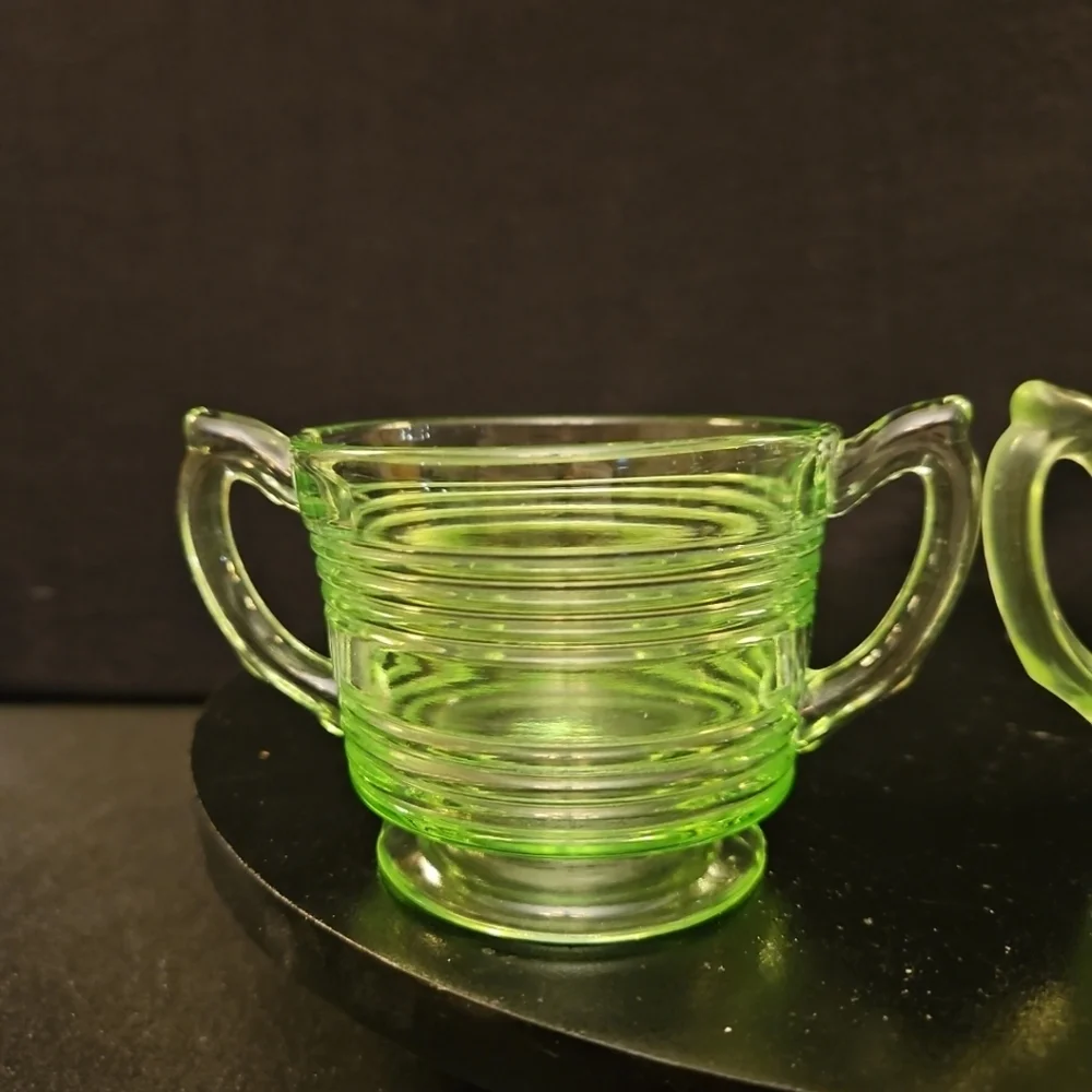 Vintage Uranium Green Glass Creamer‎ and Sugar Set